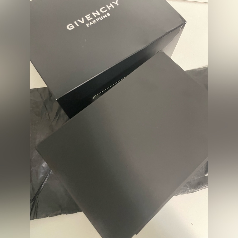 Givenchy makeup box - Picture 9 of 14